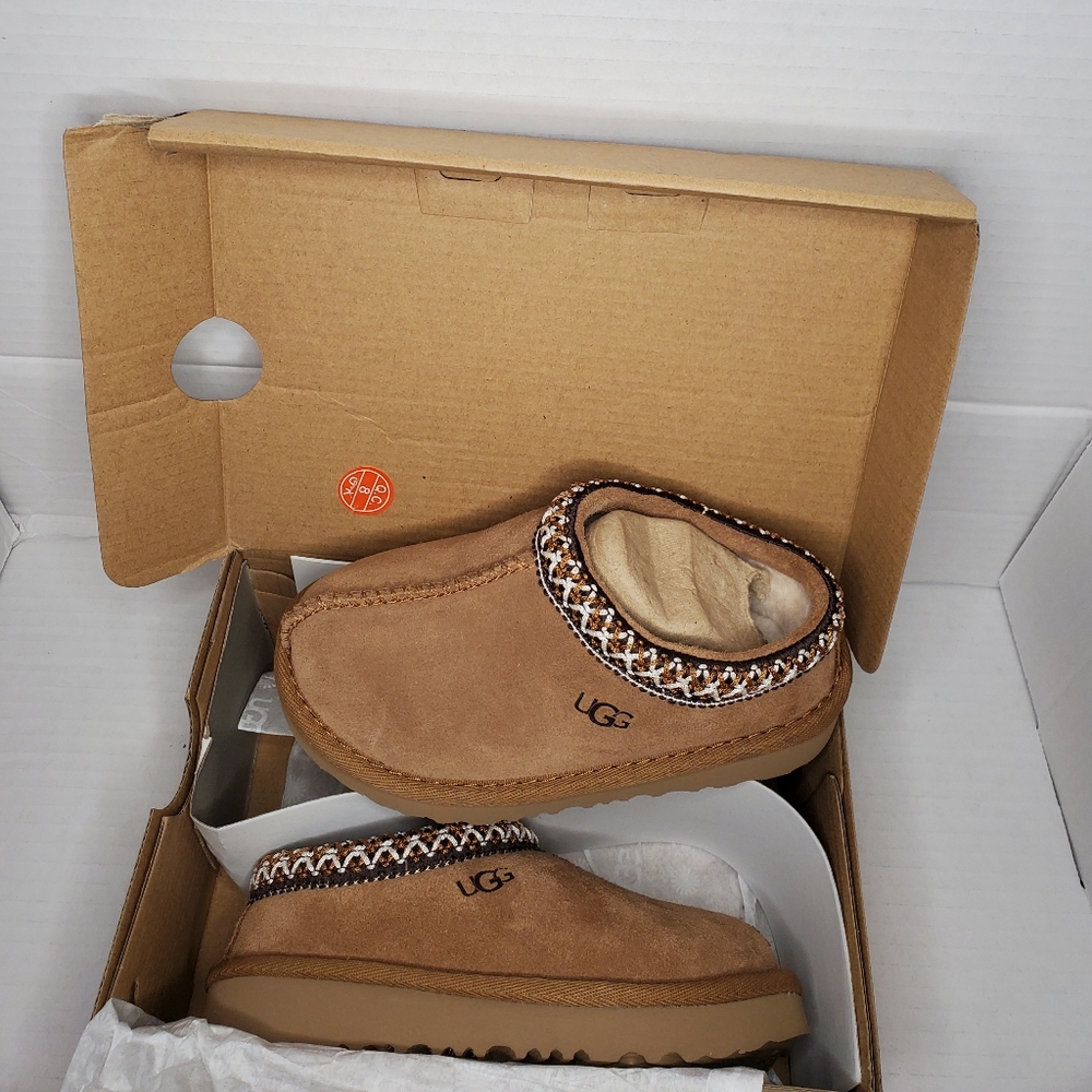 Ugg k-tasman ll toddler size 9 us